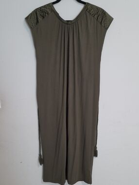 Heartloom Olive Green Midi Dress with Textured Cap Sleeves